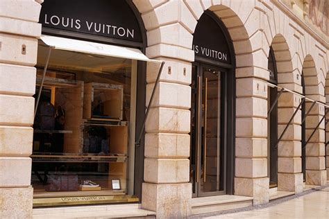 biggest louis vuitton store in the world